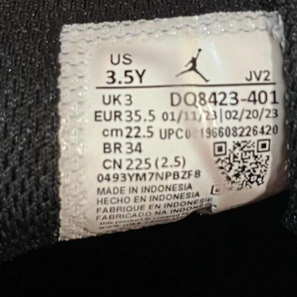 Kids Nike Air Jordan 1 Mid Trainers Sneakers in Black & Light Blue